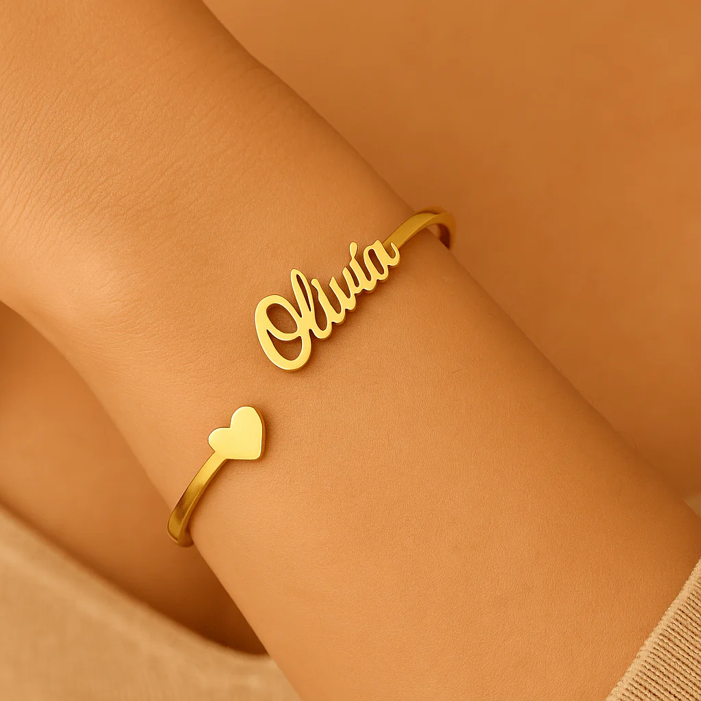 Bracelet dor�� personnalis�� 1 pr��nom avec pr��nom et c?ur