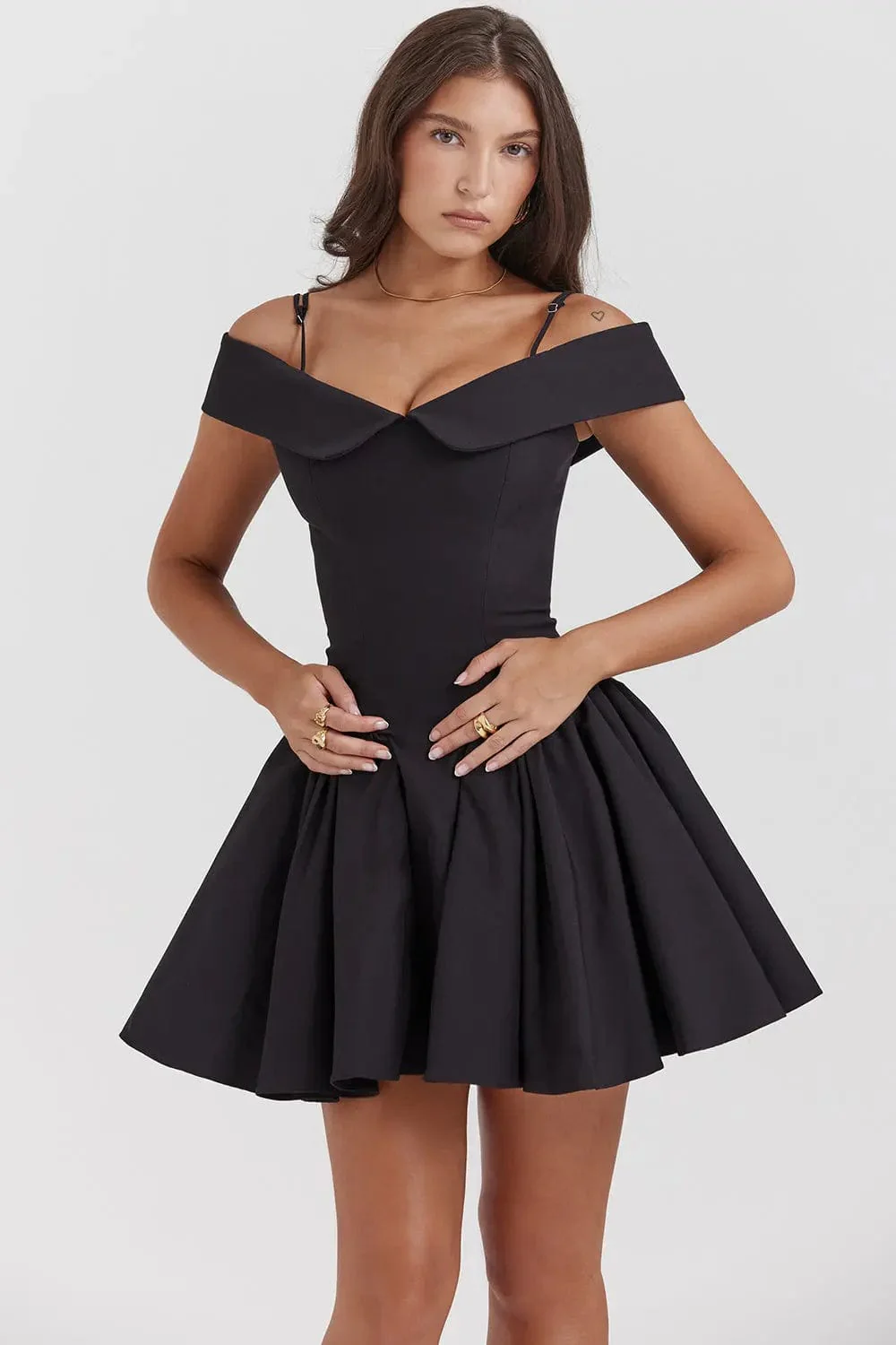 Robe mini Clara avec corset et col ��paules d��nud��es