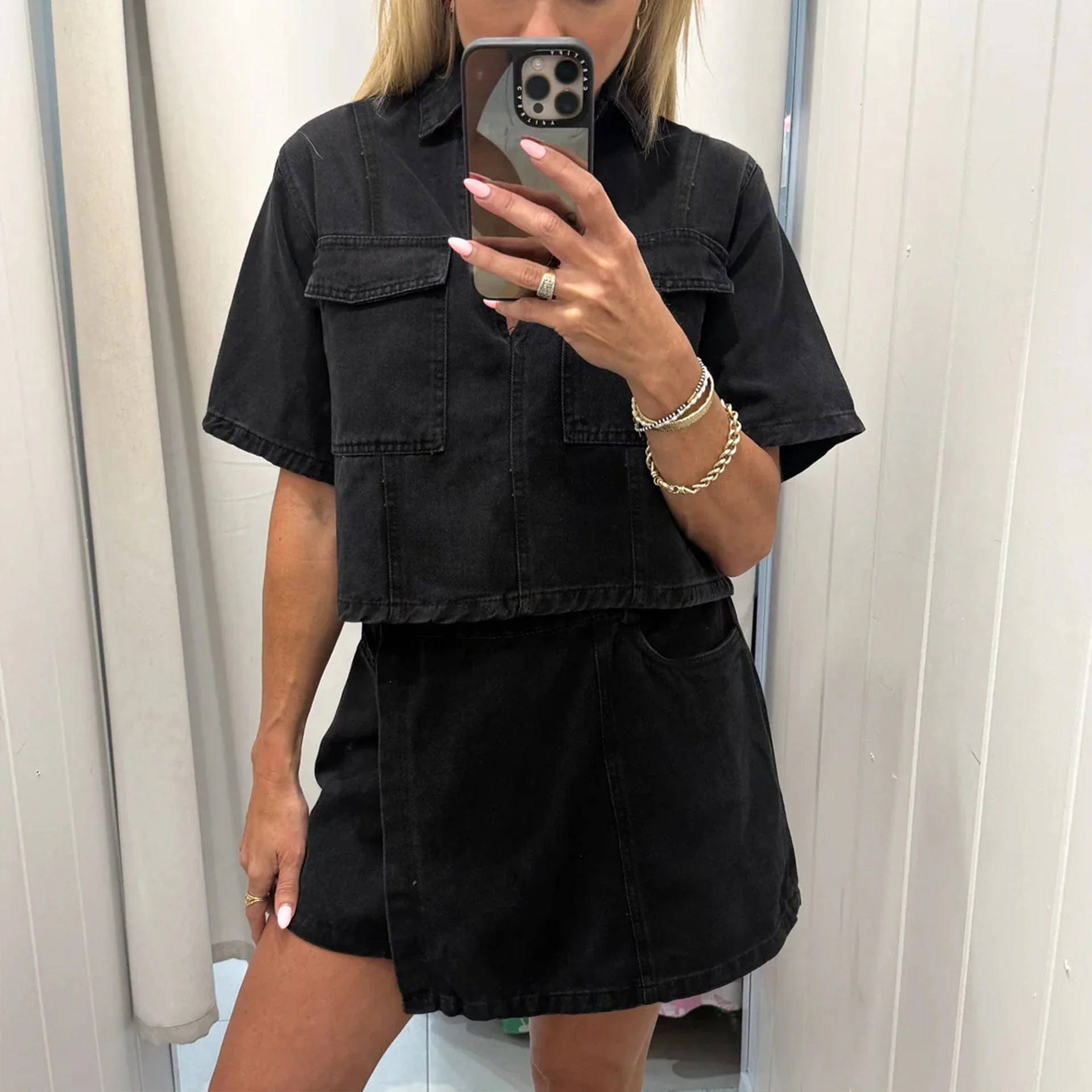 Ensemble deux pi��ces structur�� �C ��l��gance d��contract��e �� la ville