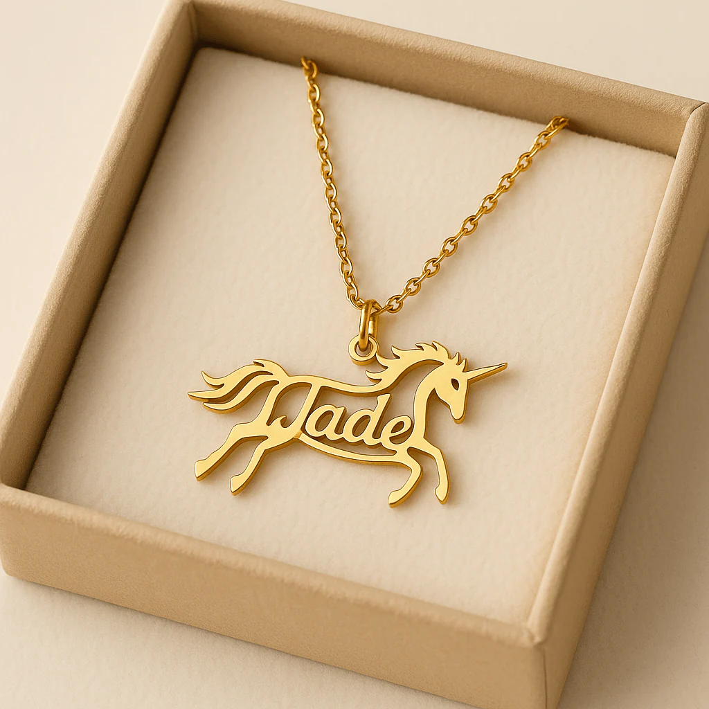 Collier Licorne Personnalisé �?Pendentif nom découpé en acier doré
