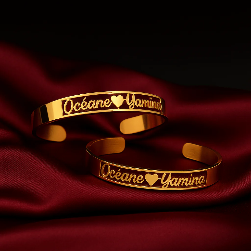 Bracelet personnalisé �?Prénoms découpés avec cœur au milieu