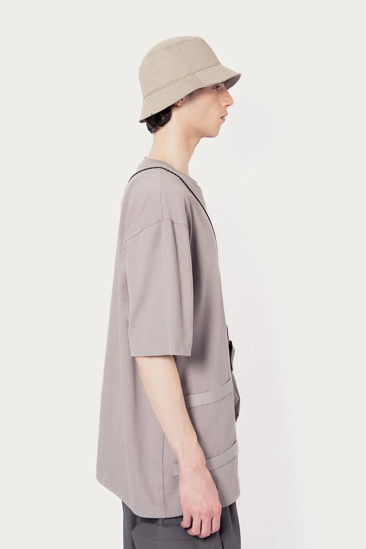 UNISEX ATTACHED POCKET TEE