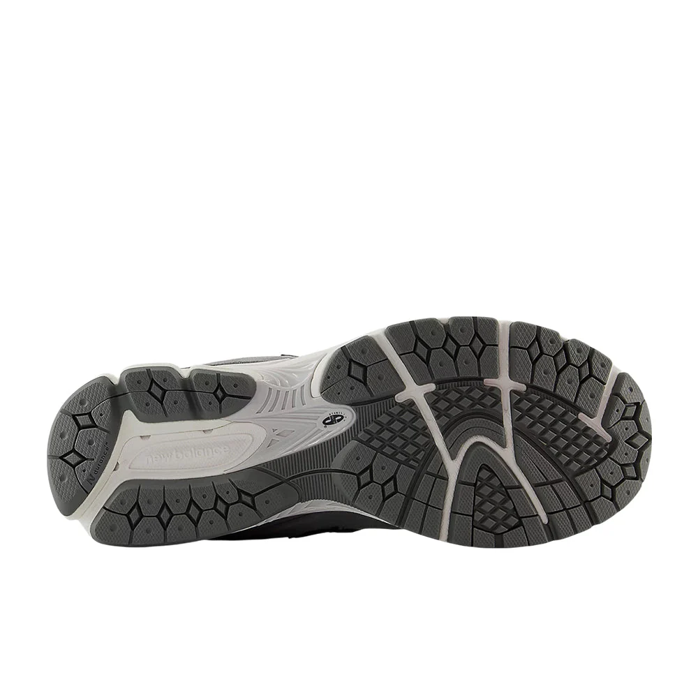 NEW BALANCE UNISEX 2002R