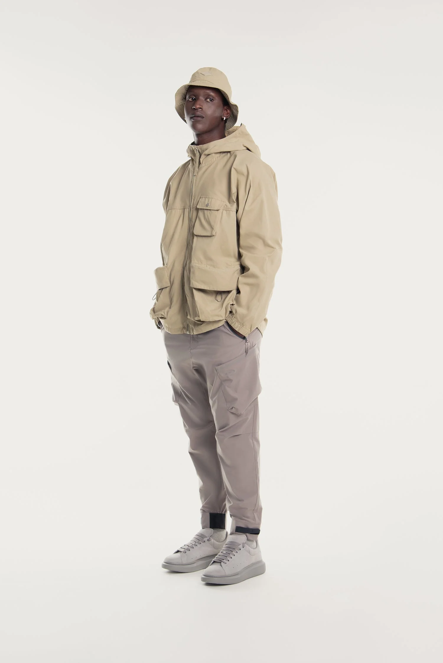 UNISEX WAXED BUCKET HAT