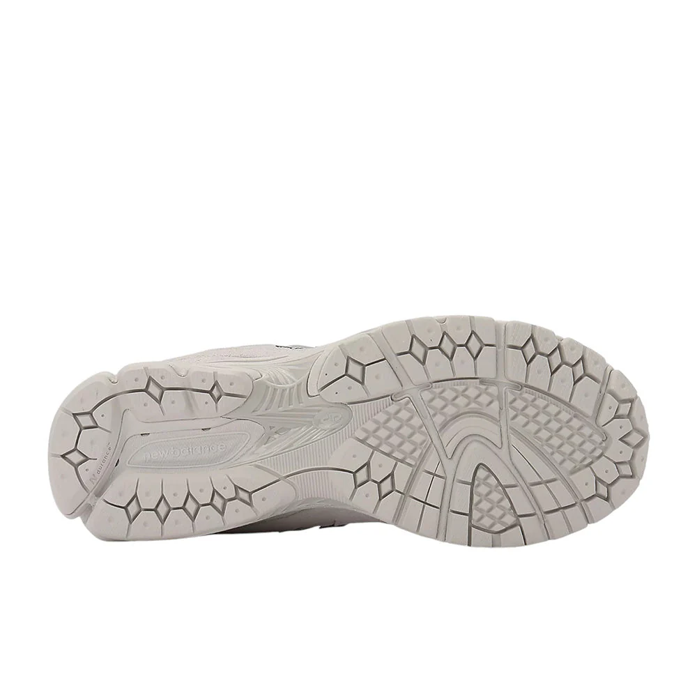 NEW BALANCE UNISEX 2002R