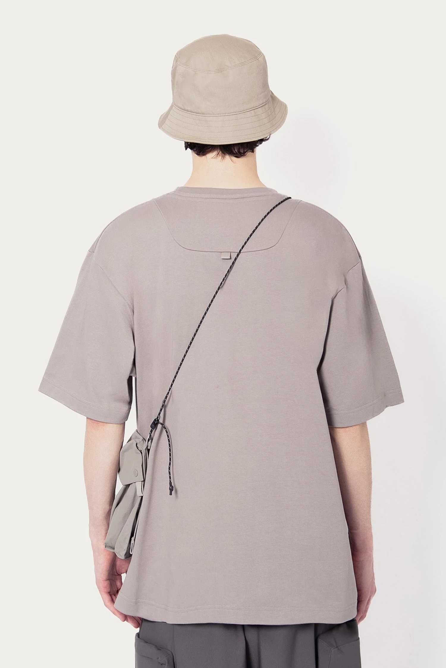 UNISEX ATTACHED POCKET TEE