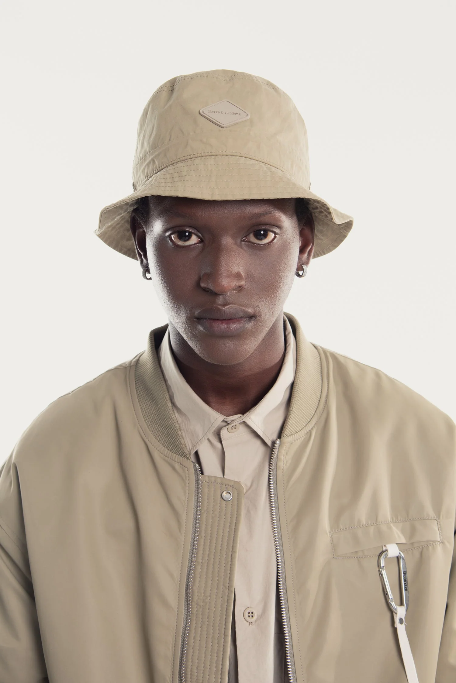 UNISEX WAXED BUCKET HAT