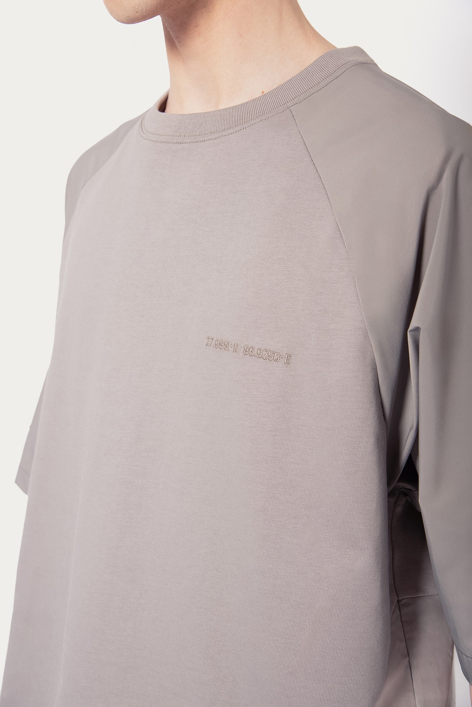 UNISEX WOVEN PANEL TEE