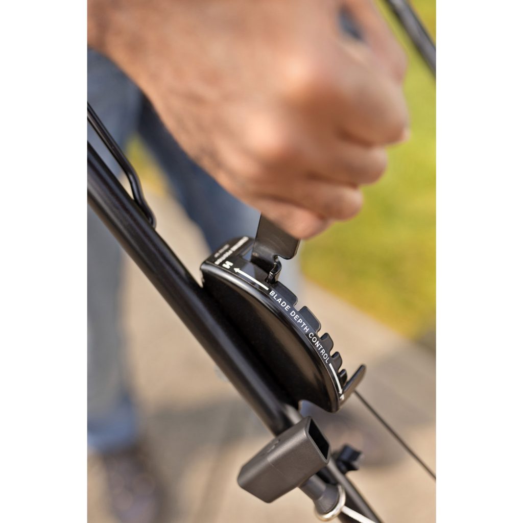 Troy-Bilt TBE550 Driveway Edger, 140cc Briggs & Stratton Engine, 9??? Triple-Edge Blade, 3 Bevel Positions