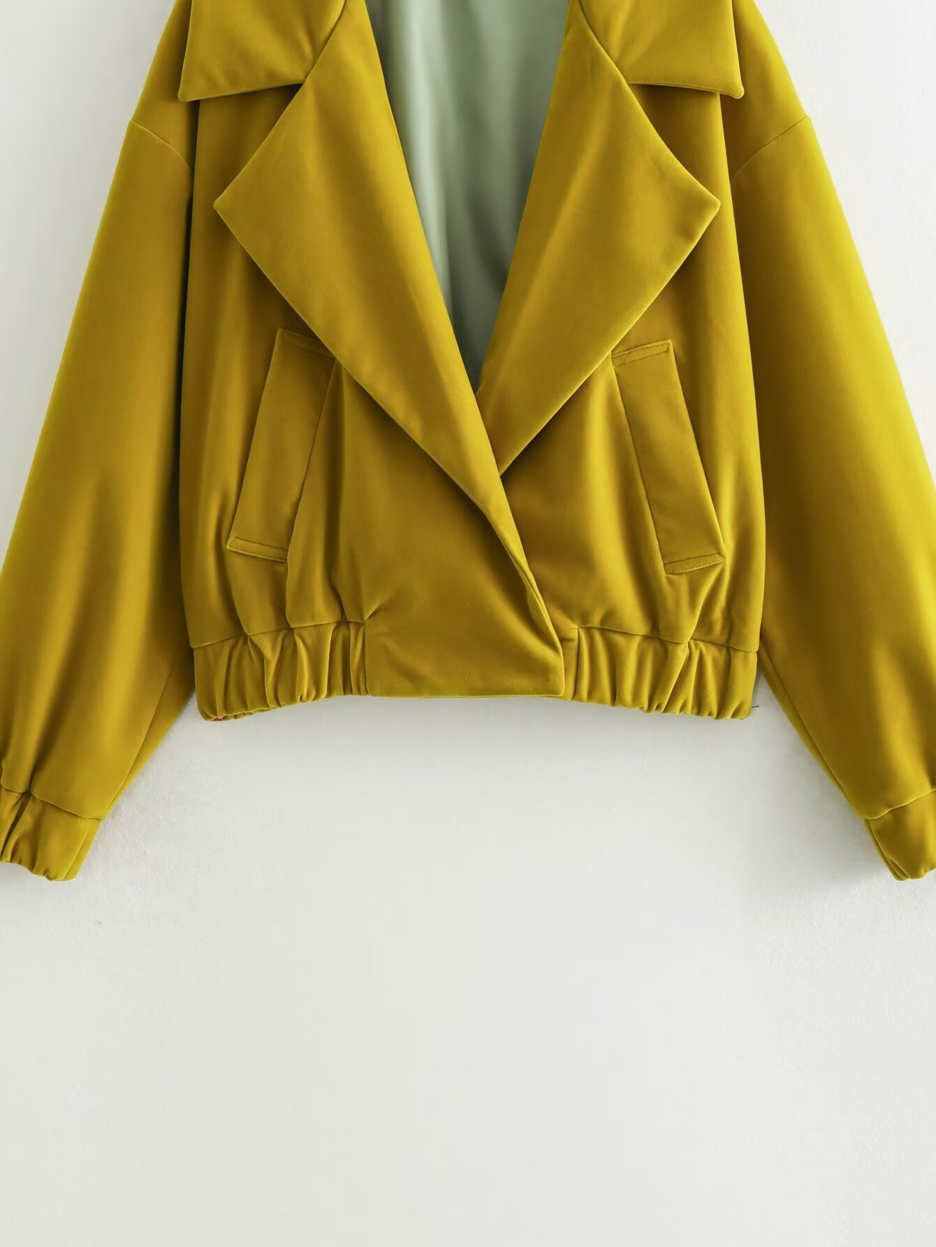 Womena??s Cropped Lapel Jacket a?? Elegant Long Sleeve Short Coat