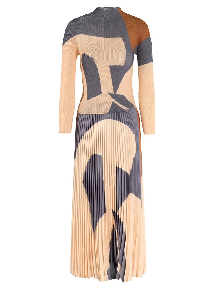 Long Sleeve Top & Pleated Skirt Set a?? Contrast Print 2-Piece Knit Set