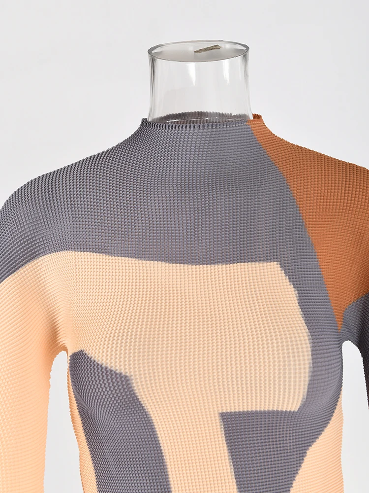 Long Sleeve Top & Pleated Skirt Set a?? Contrast Print 2-Piece Knit Set