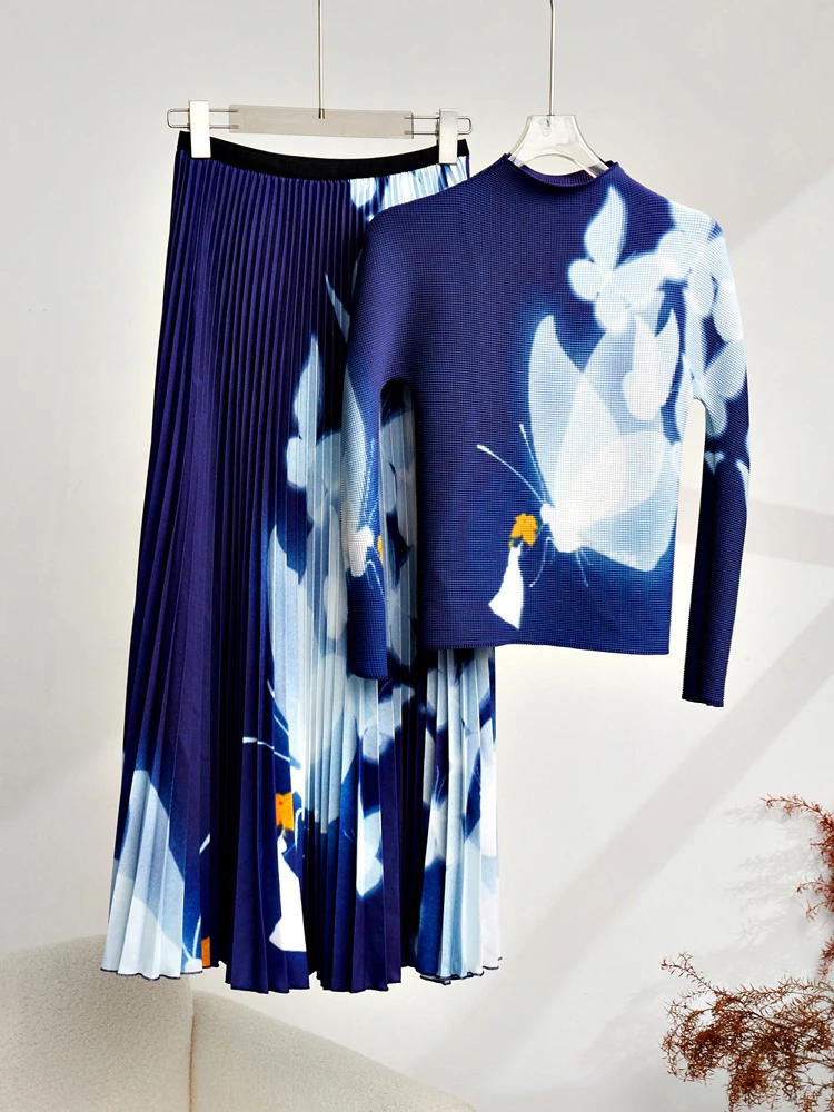 Printed Long Sleeve Top & Pleated Skirt Set a?? High-Neck 2-Piece Set